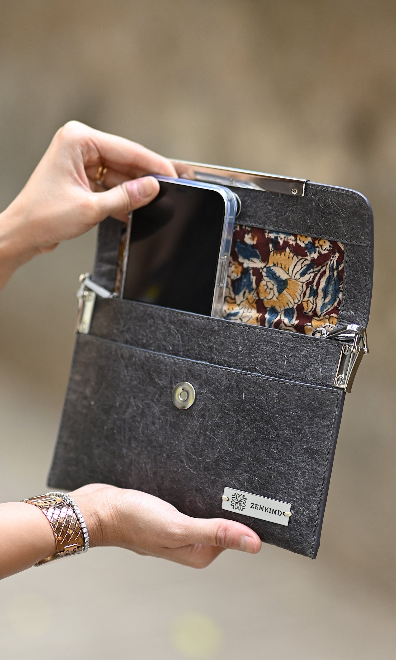 Envelope sling bag best sale