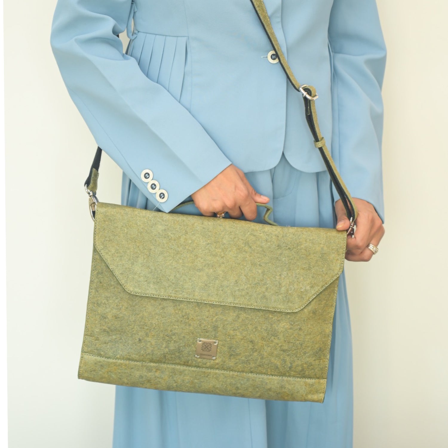 Vegan Unisex Laptop Bag | Natural Laptop Bag made of coconut leather